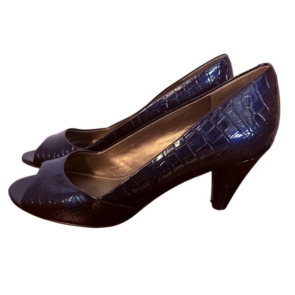 Bandolino Amoire Women Navy Snake Skin Open Toe Heel Shoe Size 7M - Picture 1 of 7